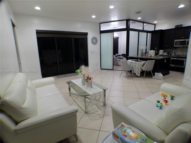 Building Photo - 3308 W 95th Terrace