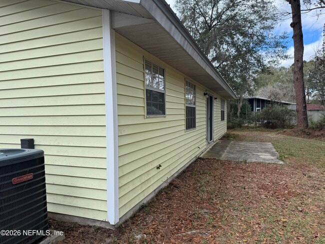 Building Photo - 1015 W Pratt St