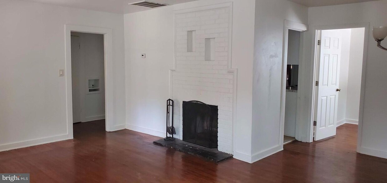 18412 Woodland Dr, Triangle, VA 22172 House Rental in Triangle, VA