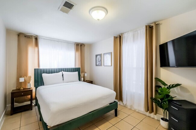 Foto del edificio - 1327 W 21st St