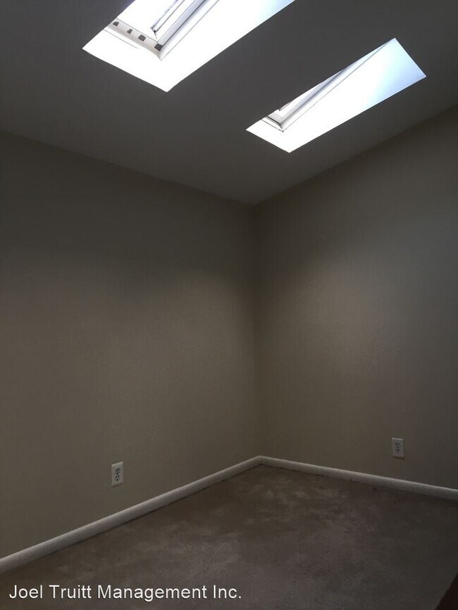 Building Photo - 1 br, 1 bath House - 614 Elliott St N.E. #2D