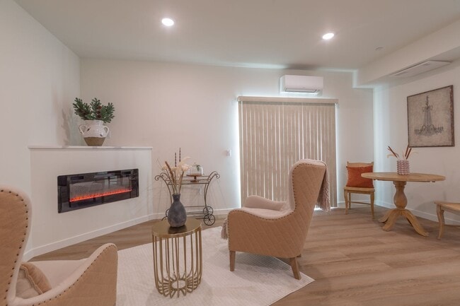 Interior Photo - Urban 33