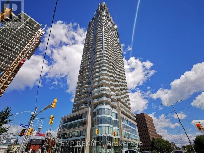 Building Photo - 805 Carling Ave