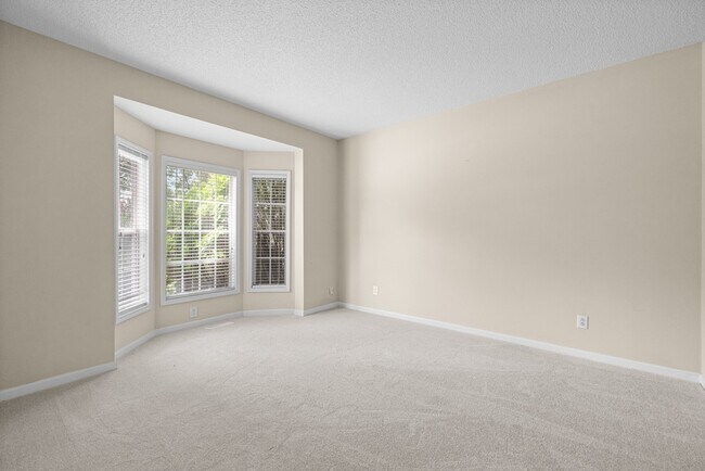 Building Photo - 108 Castlebury Creek Ct