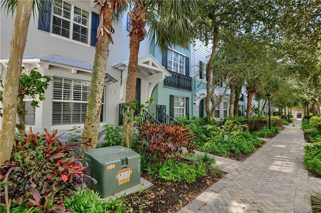 Building Photo - 306 E Mallory Cir