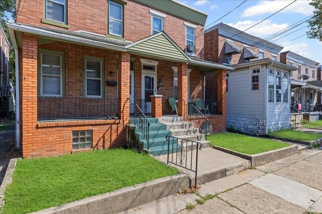 Building Photo - 224 Parker Ave