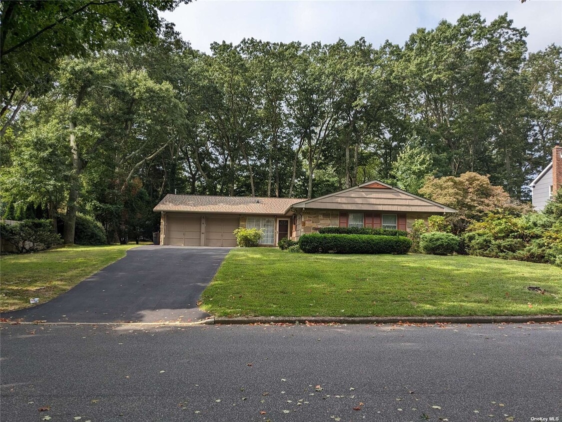 4 Saddler Ln, Stony Brook, NY 11790 House Rental in Stony Brook, NY