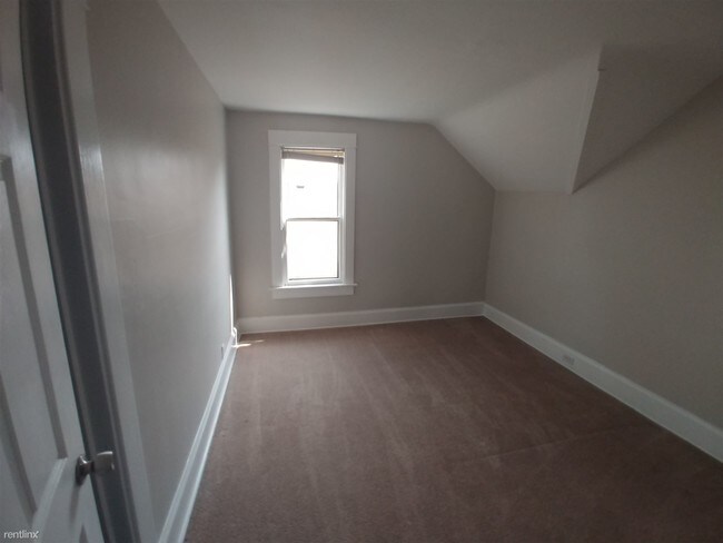 Building Photo - 3 br, 2 bath House - 2211 Green St