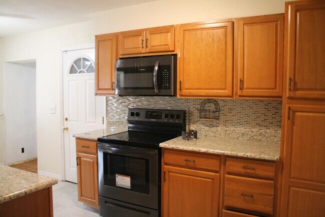 Building Photo - 25 E Chesley Ave