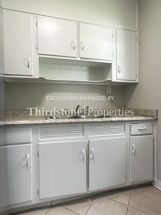 Foto del edificio - 5314 Baycrest Rd, Jacksonville, FL 32205