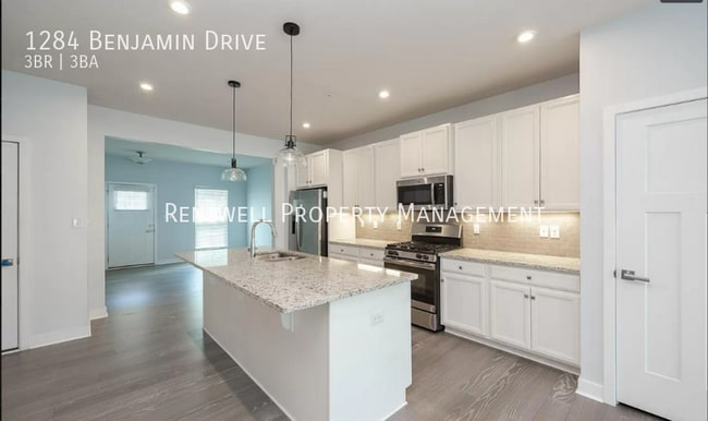 Photo - 1284 Benjamin Drive- House