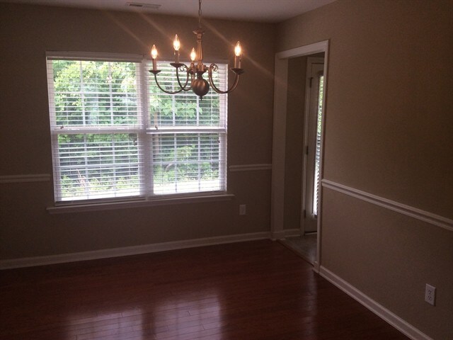 Building Photo - 1003 Golden Crest Dr
