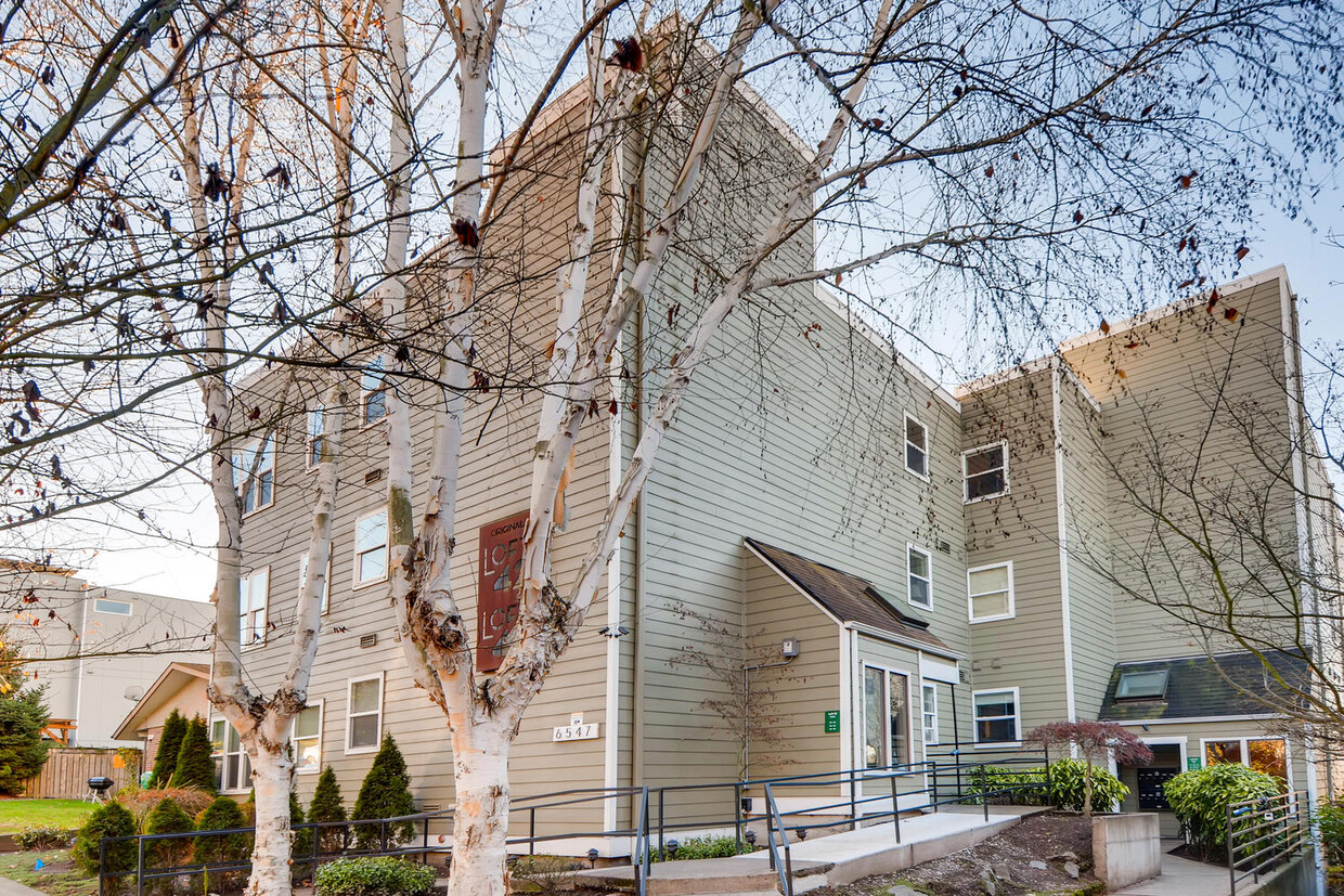 Primary Photo - 6547 42nd Ave SW