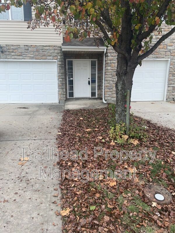 1507 NE Erin Ct, Grain Valley, MO 64029 Townhome Rentals in Grain