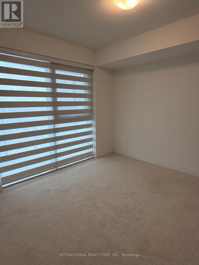 Photo du bâtiment - 1010 Sandy Beach Rd