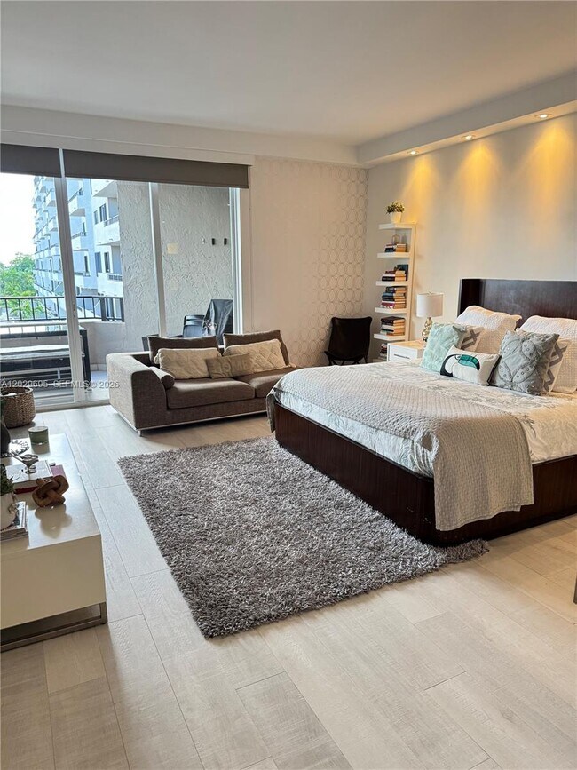 Foto del edificio - 151 Crandon Blvd
