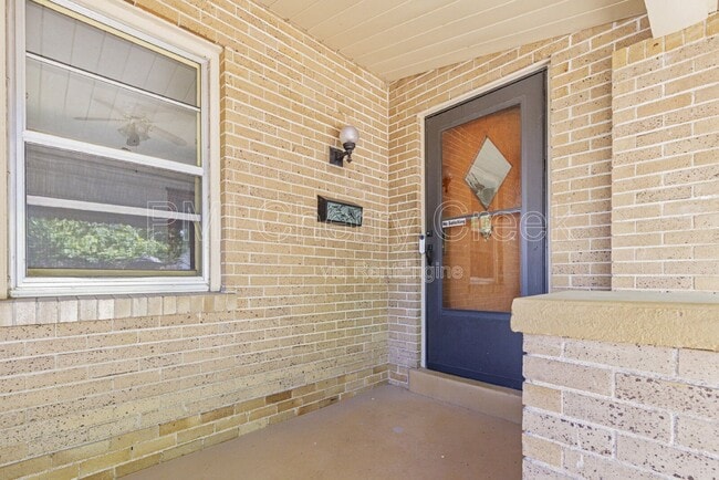 Building Photo - 4360 Winona Ct