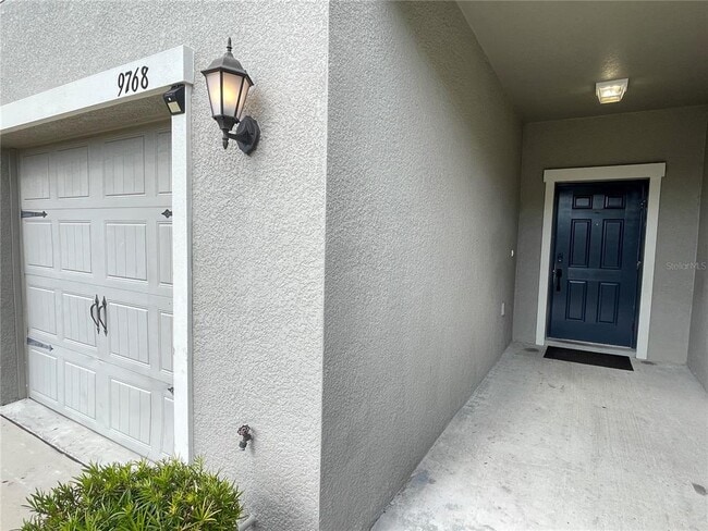 Building Photo - 9768 Pembrooke Pines Dr