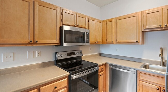 Building Photo - Kinwood Apartments