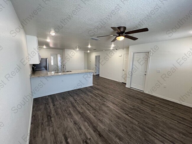 Foto del edificio - 2125 Bobwhite Ct