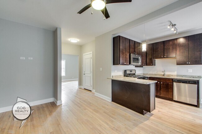 Foto del edificio - 836 E 53rd St