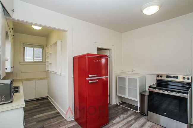 Foto del edificio - Cozy 2-Bedroom Home in Tacoma's Eastside — Move-In Ready!