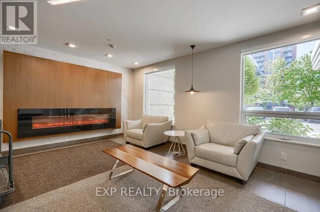 Photo du bâtiment - B-8228 Birchmount Rd