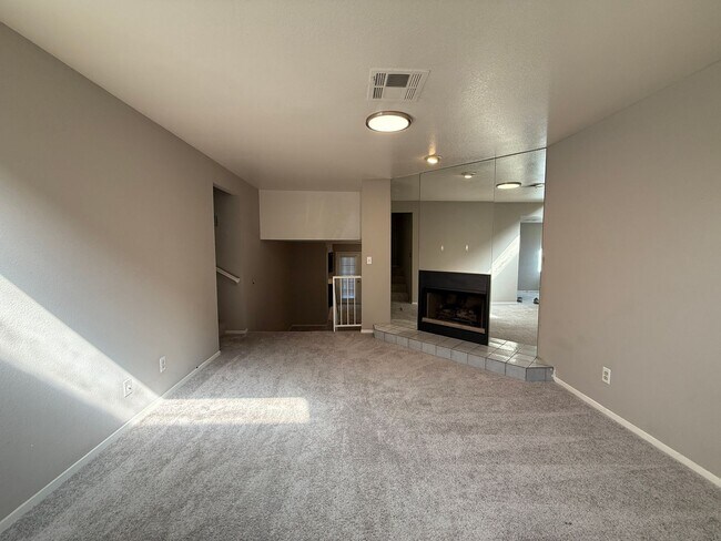 Foto del edificio - Townhome for Rent
