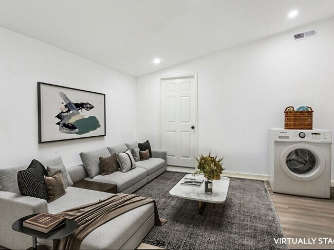 Foto del edificio - 3 Bedroom Single Family Home in Clifton