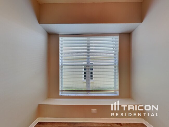 Foto del edificio - 4330 Marchmont Blvd