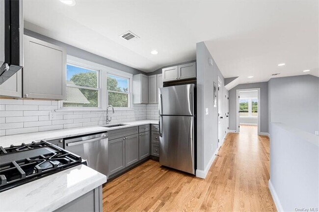 Foto del edificio - 2062 Saw Mill River Rd