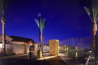 Building Photo - 807 Jasmine Parke Dr