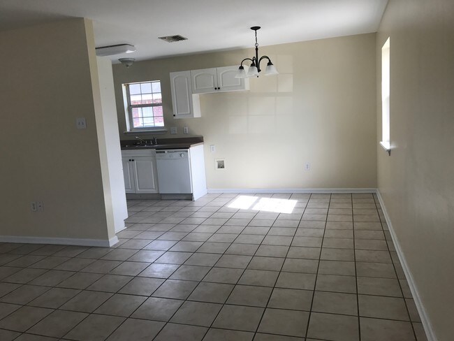 Foto del edificio - 6749 Alma St