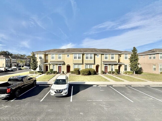 Foto del edificio - 7031 White Treetop Pl