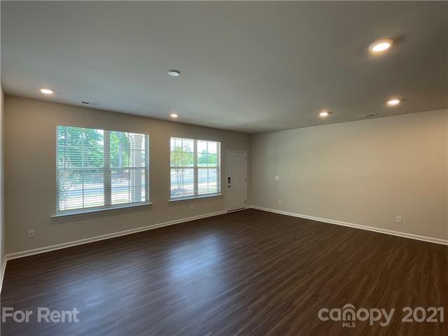 Foto del edificio - 2315 Mt Harmony Church Rd