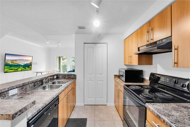 Foto del edificio - 5880 W Sample Rd