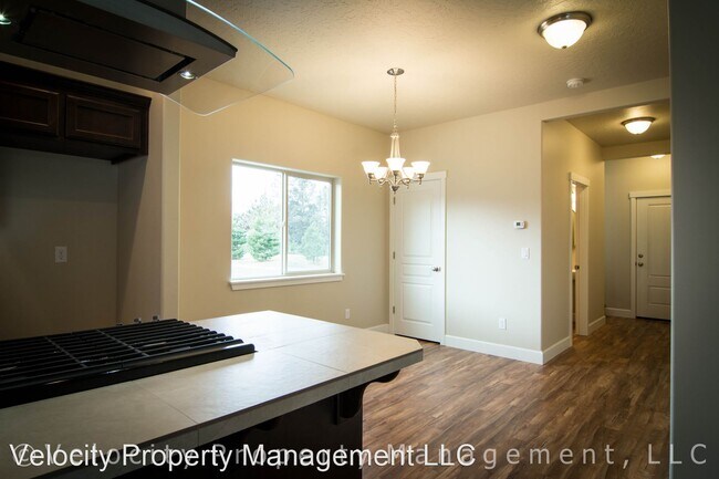 Building Photo - 20685 Tango Creek Ave