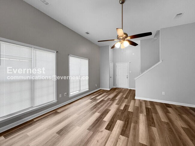 Foto del edificio - 5641 Kaitlyn Dr W