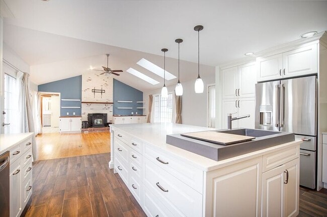 Building Photo - 14 Horseshoe Ln