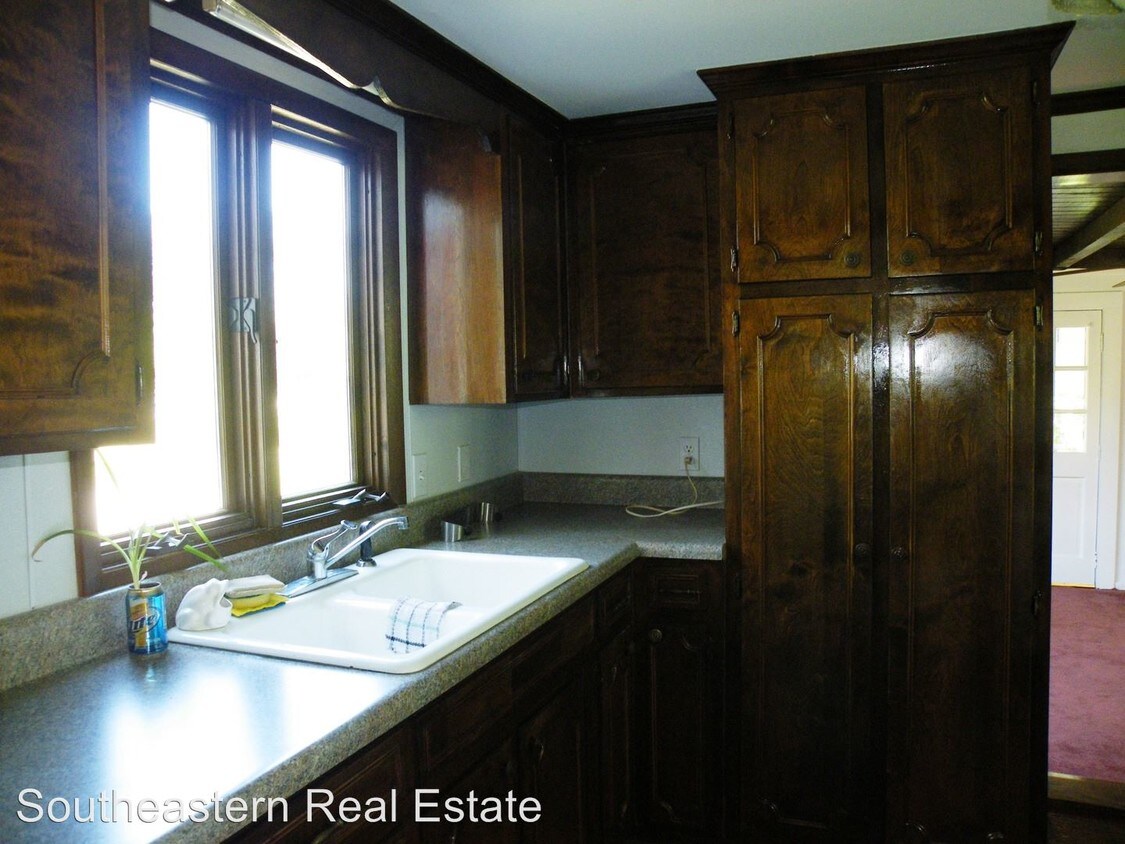 Building Photo - 3 br, 1 bath Apartment - 709 E Wilmington St