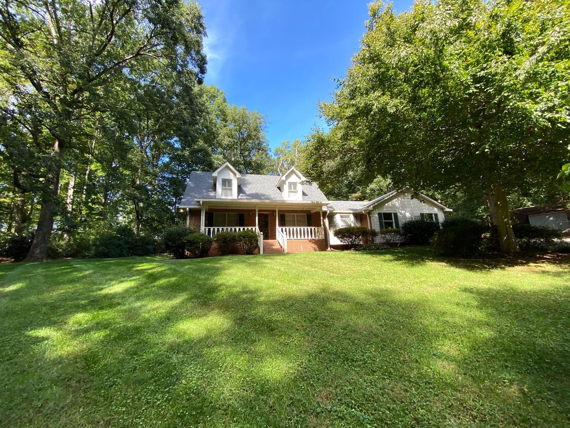 Foto principal - 3/2 convenient to Uptown Shelby, NC as wel...