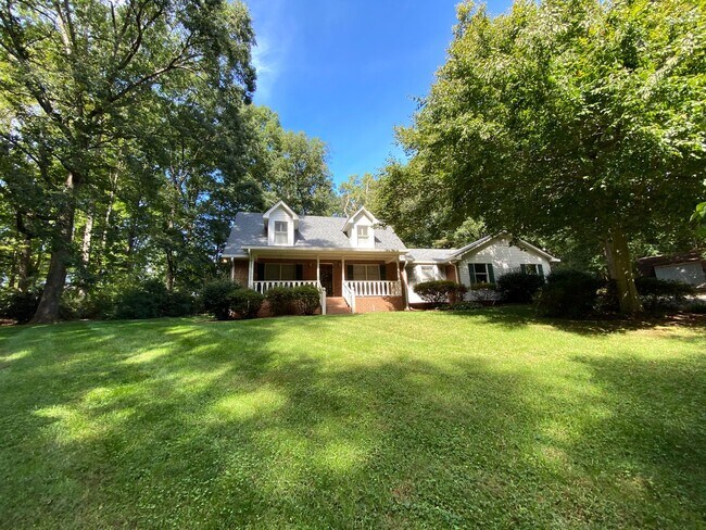Building Photo - 3/2 convenient to Uptown Shelby, NC as well as the new 74 Bypass