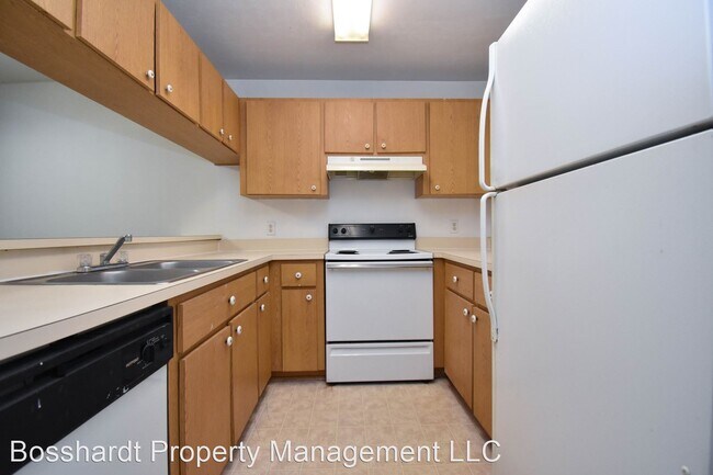 Building Photo - 2 br, 2.5 bath House - 6905 SW 44th Avenue