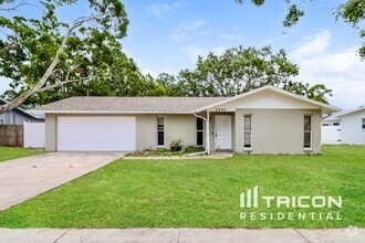 Building Photo - 2205 Hemerick Pl