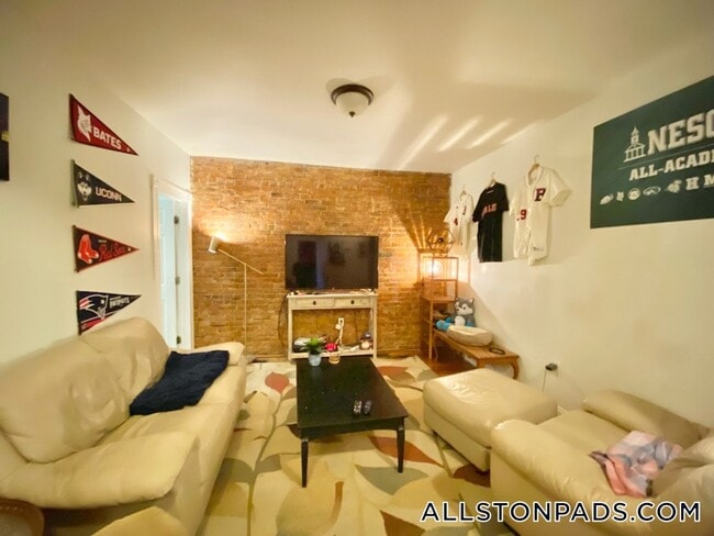 Building Photo - 35 Adamson St