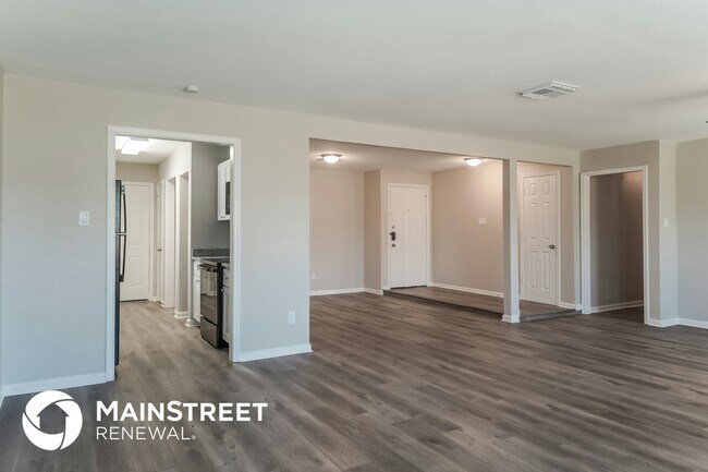 Foto del edificio - 1214 Twining Oaks Ln