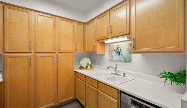 Foto del edificio - Charming Downtown San Jose condo located a...