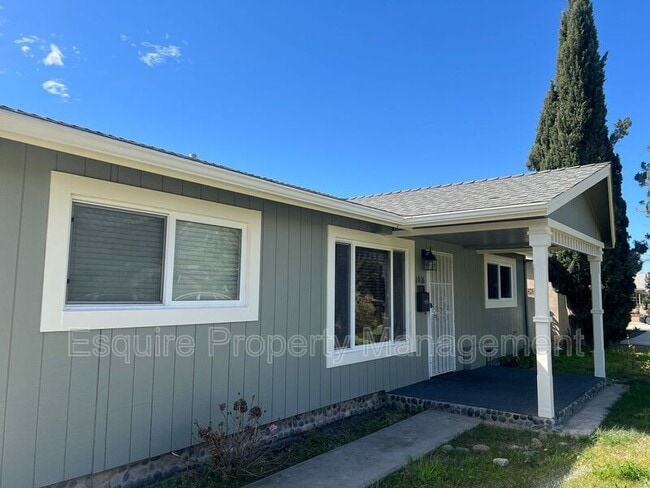 Building Photo - 1016 Sespe Ave