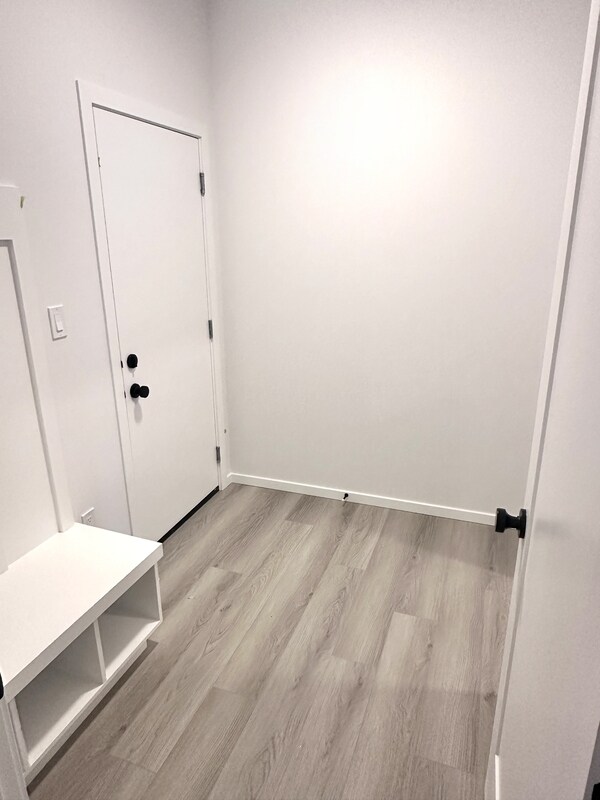 Photo du bâtiment - 7741-174A 174A Ave NW