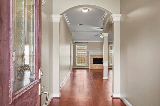 Foto del edificio - 24811 Sandusky Dr
